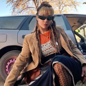 Meet your Posher, Sierra